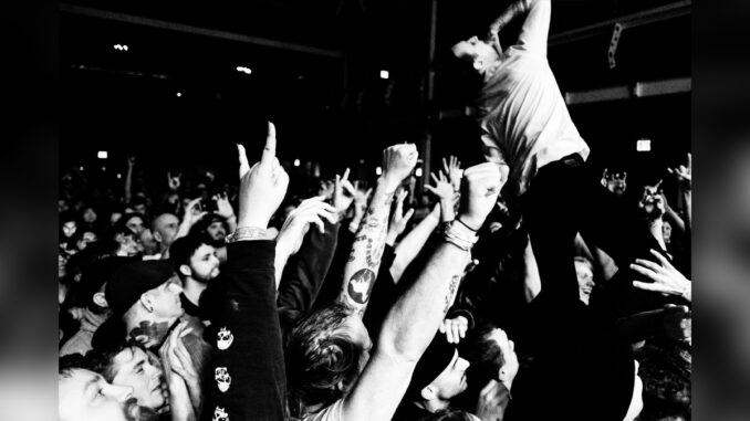 DAUGHTERS Live Photo - Cover Photo