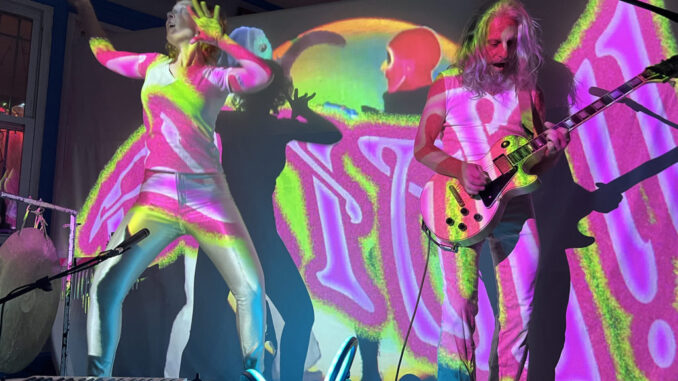 DARSOMBRA: Baltimore Psychedelic Galaxy Rock Duoâs Extensive October Tour Begins Wednesday