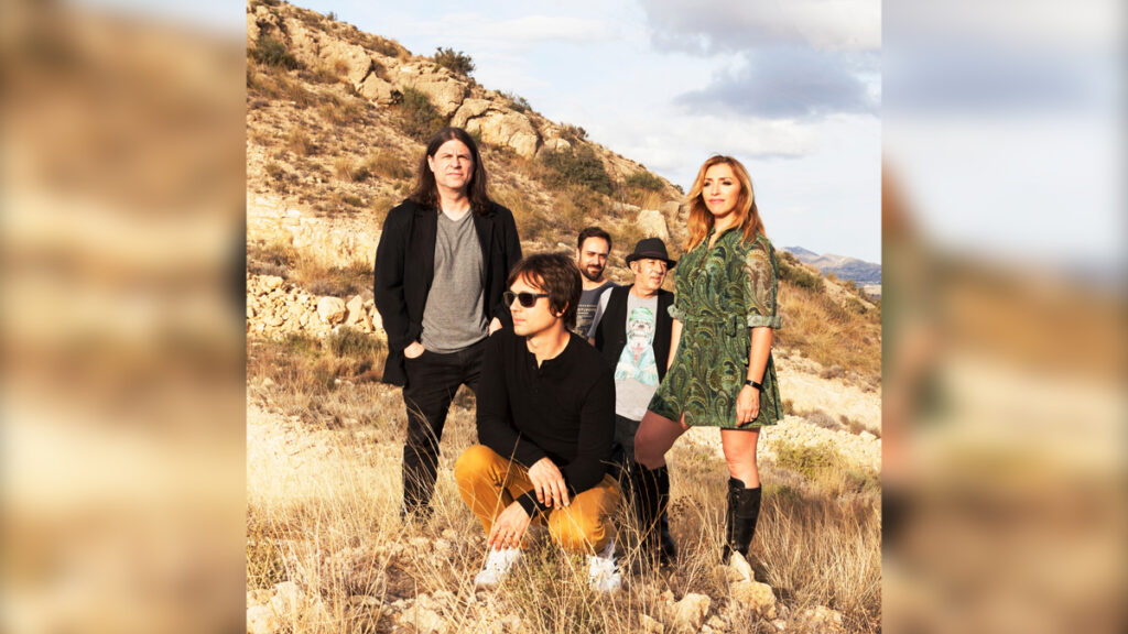 THE FLYING CARAVAN Promo Pic - Cover Photo