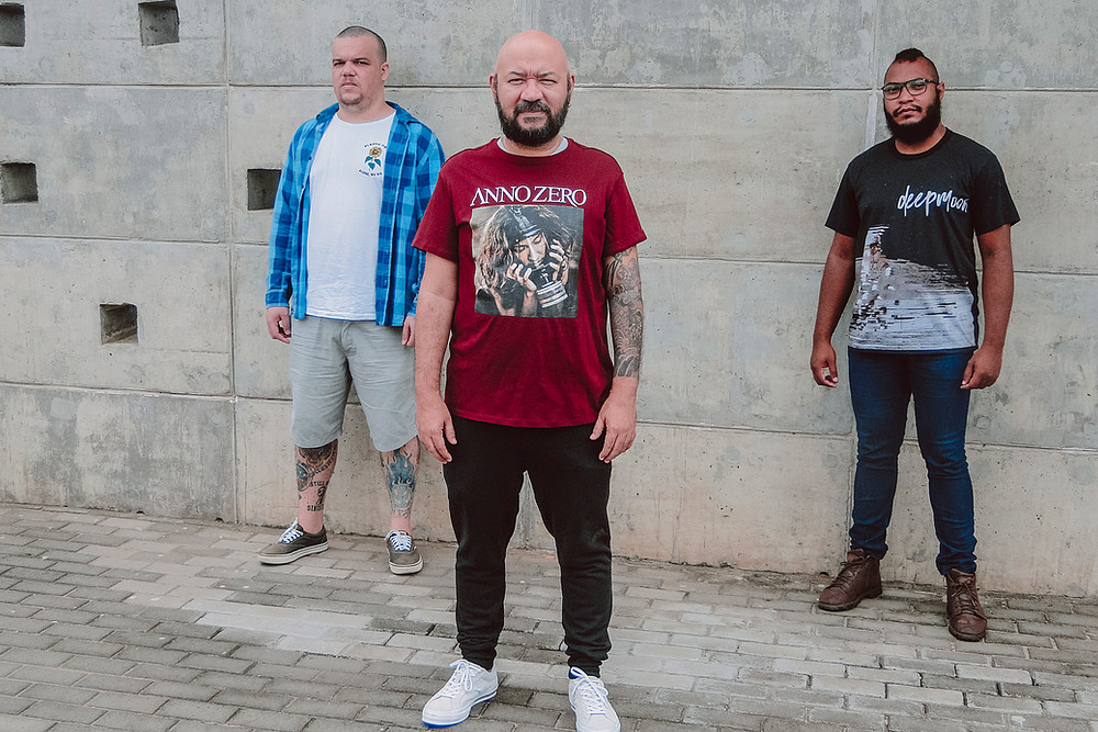 Instrumental Power-Trio, Autoclismo, drops the heavy track "Deep dive"