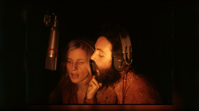 PAUL MCCARTNEY Man On The Run - Cover Photo PAUL MCCARTNEY Man On The Run - Cover Photo