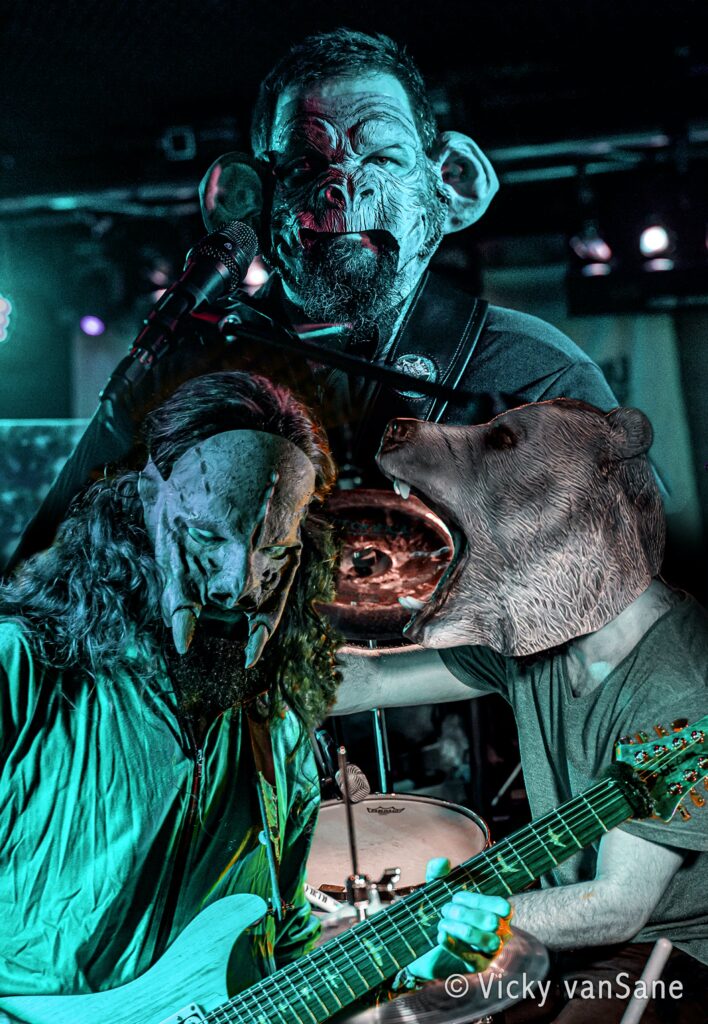 Austrian Funky Prog Metal HOG MEETS FROG Posts Trippy Playthrough Video For “Peeping-Bearâs Exegesis of Not Peeping” Off New EP âhumANIMALizationâ