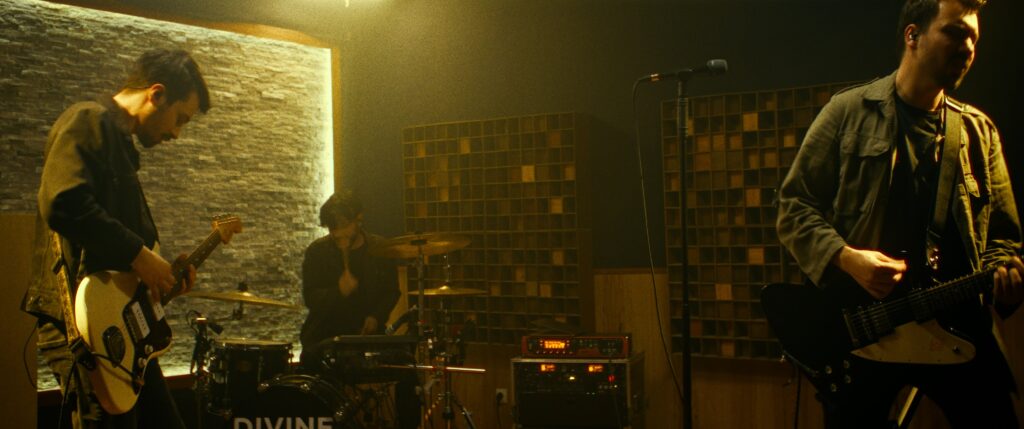 Divine Shade Drops Special Live Session Video For Latest Single
