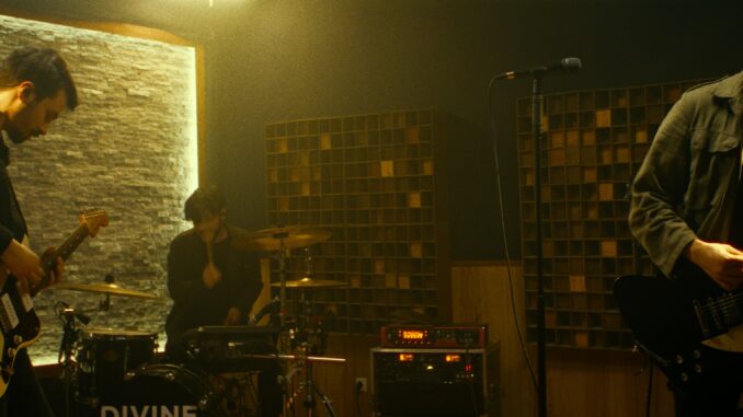 Divine Shade Drops Special Live Session Video For Latest Single