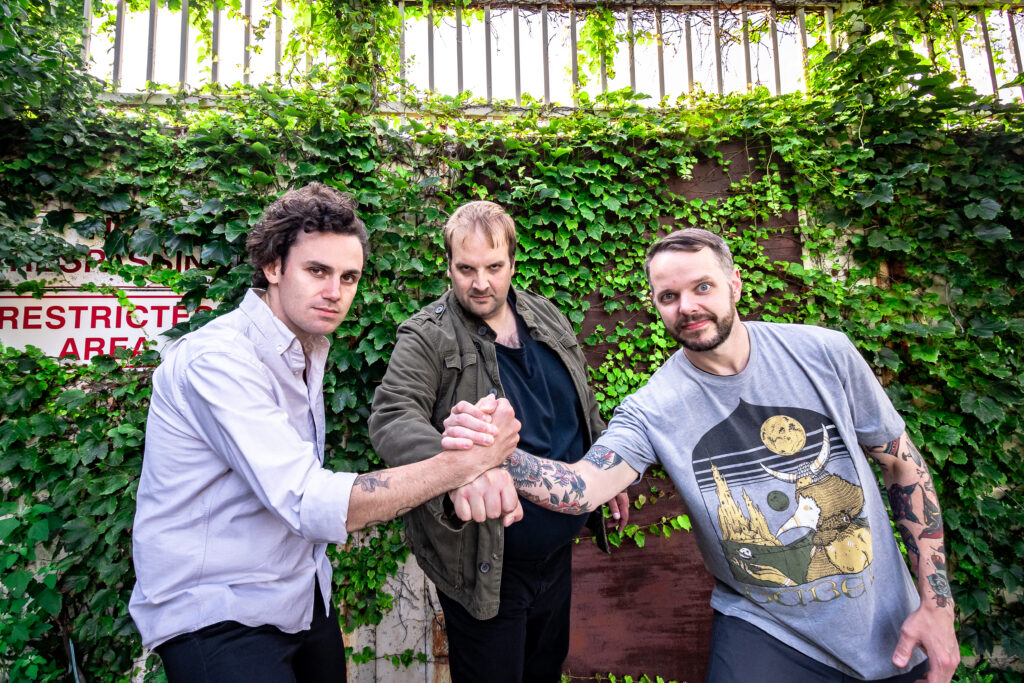 SUNDRIFTER: The Obelisk Premieres âLimitlessâ Video From Boston-Based Desert Rock Trio; An Earlier Time Full-Length To See Release Next Month On Small Stone Recordings
