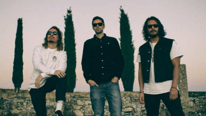 FREE RIDE: The Obelisk Premieres âOutsiderâ Video; Acido Y Puto Full-Length From Madrid-Based Psychedelic Fuzz Rock Trio Out Now On Small Stone Recordings FREE RIDE: The Obelisk Premieres âOutsiderâ Video; Acido Y Puto Full-Length From Madrid-Based Psychedelic Fuzz Rock Trio Out Now On Small Stone Recordings
