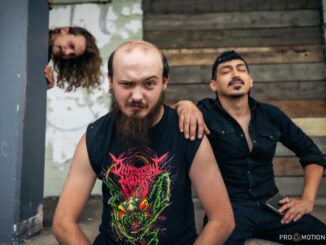 Exitus Stratagem Records – Watch The Volume Explode! QUIESCENT MANTIS Share Live Video “This Is The End” + New Album âHere Comes the Swarmâ Out Now!