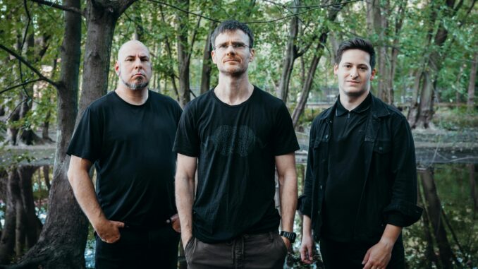 Montreal’s TUMBLEWEED DEALER Drags Bluesy Desert Rock Into The Swamp With New Album âDark Greenâ Out February 2025 Montreal’s TUMBLEWEED DEALER Drags Bluesy Desert Rock Into The Swamp With New Album âDark Greenâ Out February 2025