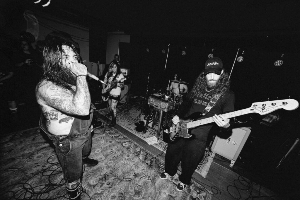 SCARE: No Clean Singing Premieres “Crowned In Yellow” Single By Québec Hardcore/Sludge Band; Second LP, In The End, Was It Worth It?, Nears February 21st Release