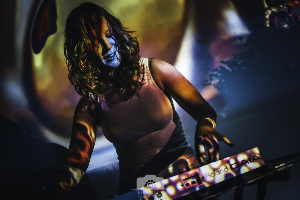 DARSOMBRA: Baltimore Transapocalyptic Galaxy Rock Duo To Return To Europe With Stinking Lizaveta For Extensive Spring Tour