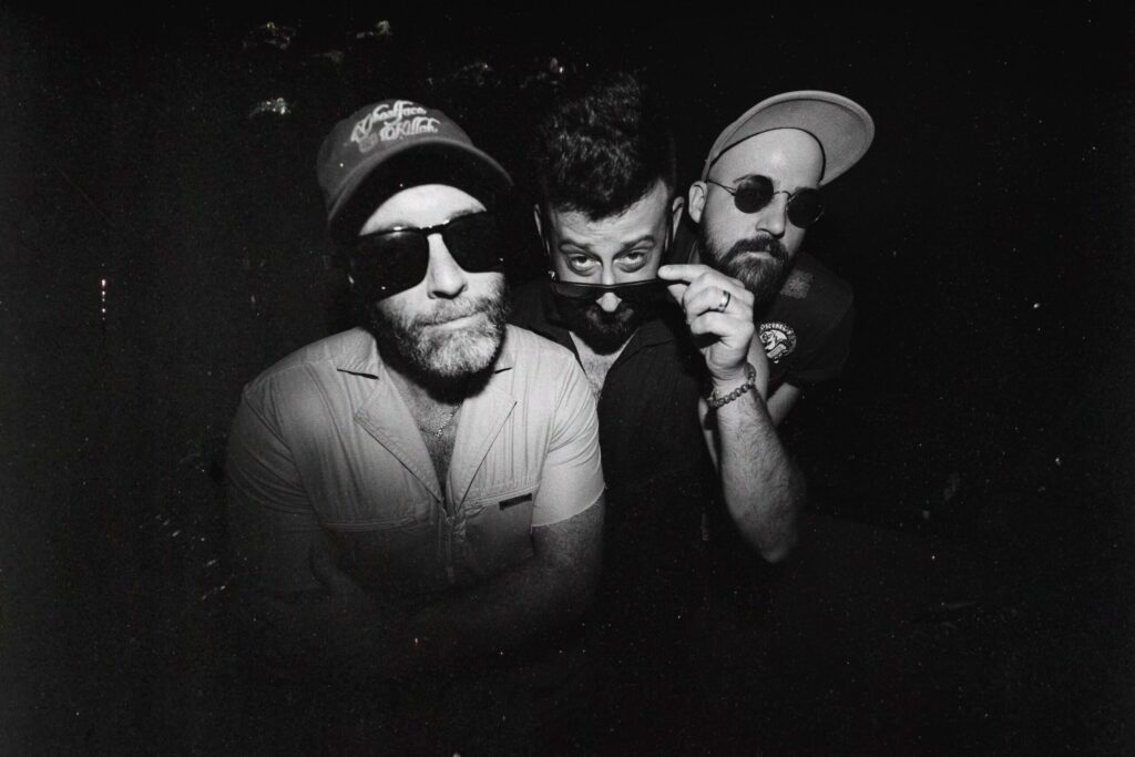 THE FRÄQS: Raging Massachusetts Noise Rock Crew To Release Debut LP, No God On The Gold Coast, May 29th; “John Travolta” Single/Video, Preorders, Tour Dates Posted