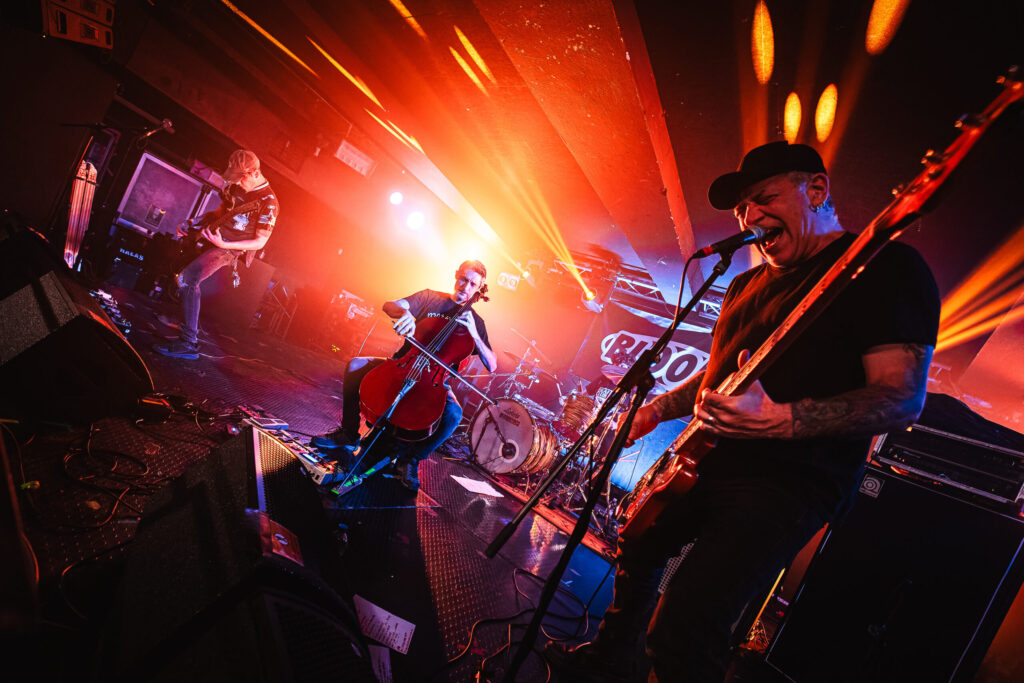 BARATRO: Metal Injection Premieres “120 On 280” Video Featuring Eugene Robinson; Cinematic Italian Noise Rock Band Members Prepares No Comply LP For May 8th Release On Supernatural Cat Records