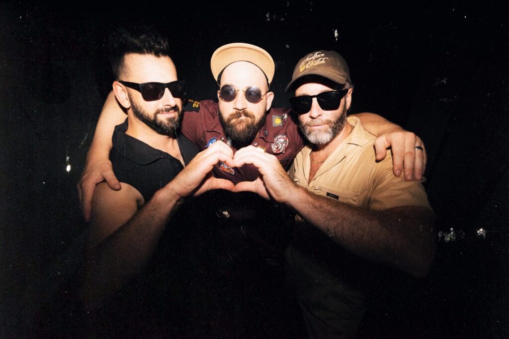 THE FRÄQS: New Noise Magazine Premieres “Chainsawman” By Salem Noise/Indie Rock Hellions; Debut LP, No God On The Gold Coast, Nears May 29th Release
