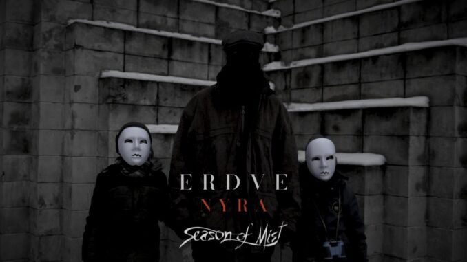 ERDVE in the official Nyra music video from Epigrama