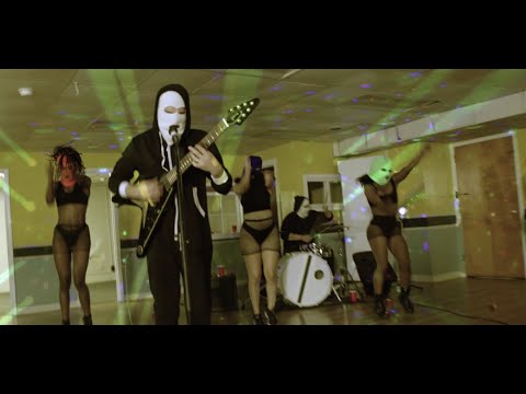 Hyattsvillain – Crazy Wild Pow Wow official music video