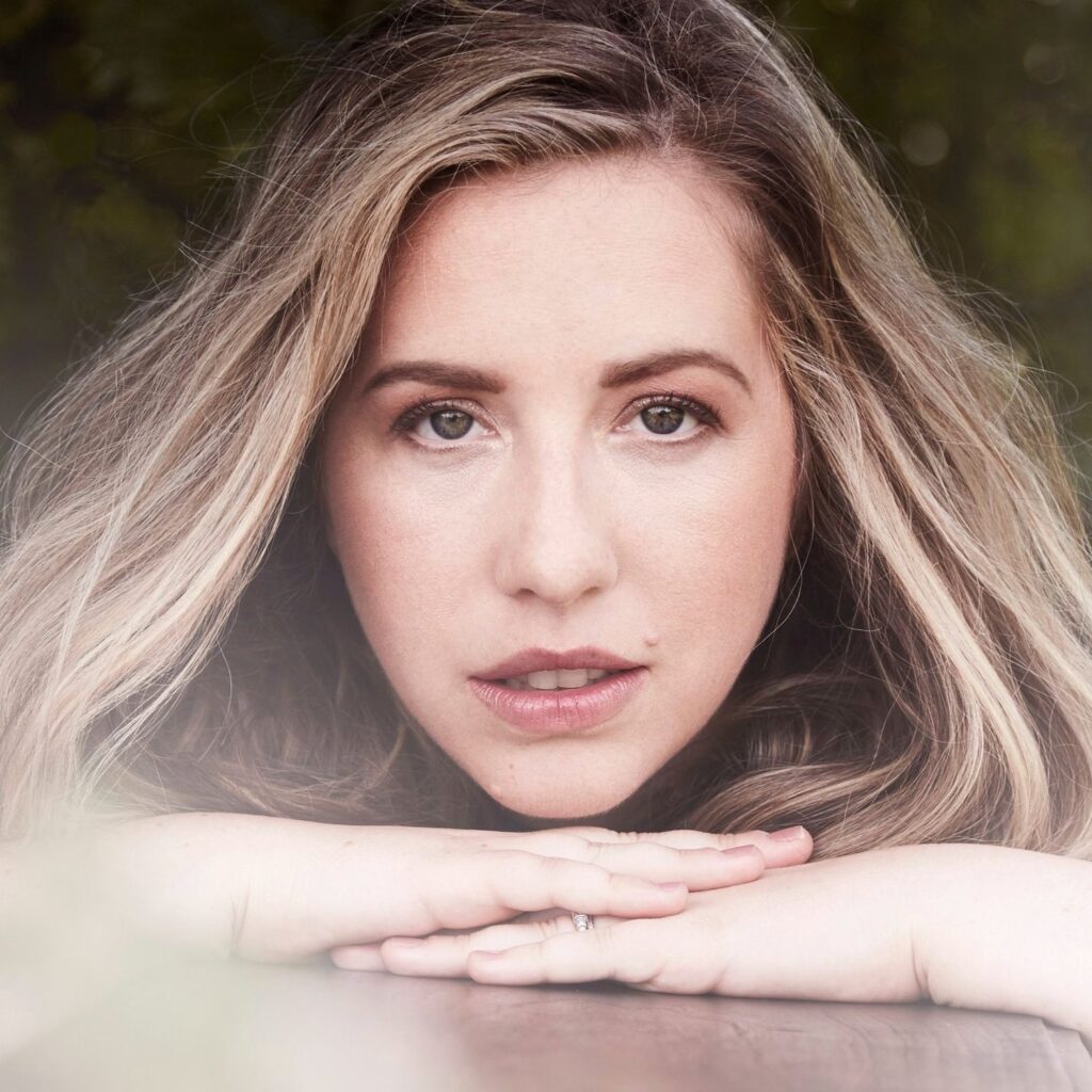 Katy Weirich – Joy To The World (Hallelujah) publicity image